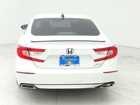 Used 2022 Honda Accord Sport image 6