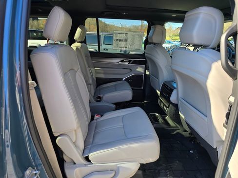New 2026 Jeep Grand Wagoneer 4WD image 25