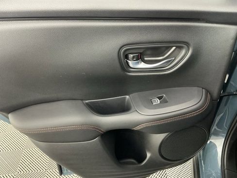 Certified 2025 Honda HR-V Sport image 9