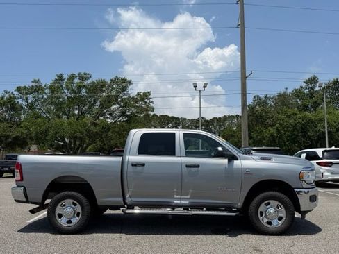 Used 2022 RAM 2500 Tradesman w/ Chrome Appearance Group AWD/4WD image 5