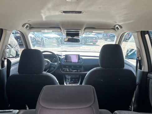 Used 2023 Nissan Rogue SV image 25