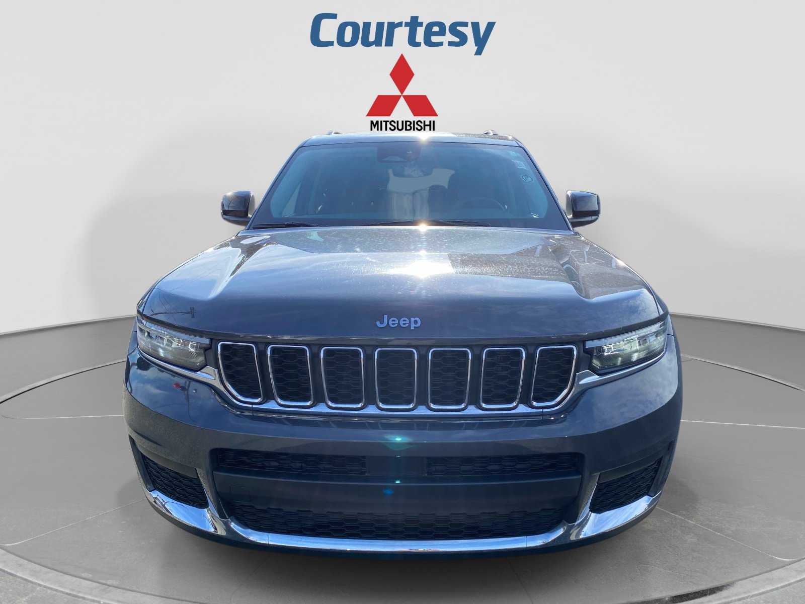 Used 2023 Jeep Grand Cherokee L Laredo AWD/4WD image 9
