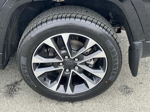 Used 2022 Jeep Grand Cherokee Overland w/ Luxury Tech Group IV image 19