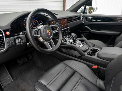 Certified 2022 Porsche Cayenne image 24
