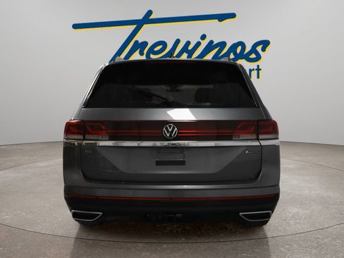 Used 2024 Volkswagen Atlas SE AWD/4WD image 10