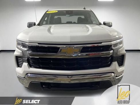 Used 2023 Chevrolet Silverado 1500 LT AWD/4WD image 2