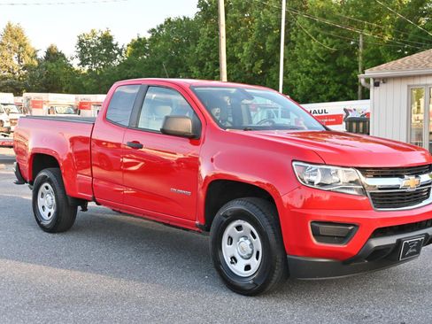 Used 2018 Chevrolet Colorado W/T w/ WT Convenience Package RWD image 4