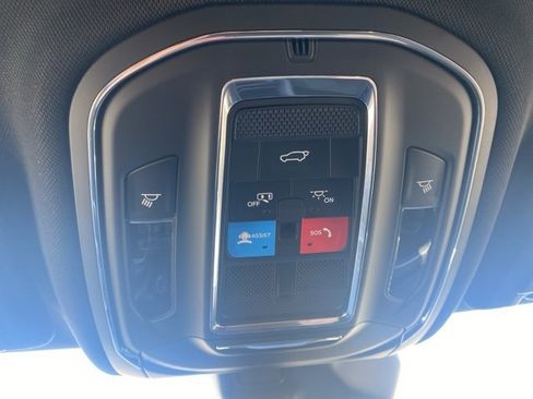 New 2025 Jeep Grand Cherokee Laredo w/ Luxury Tech Group I image 25