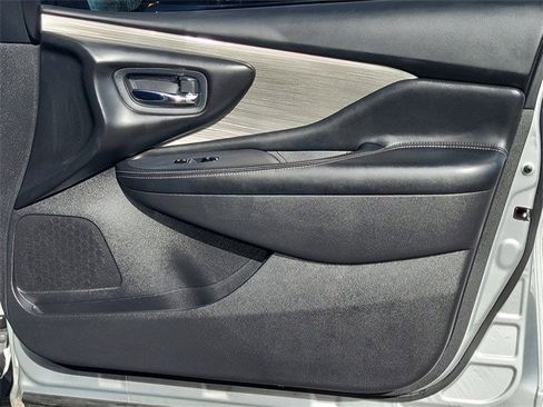 Used 2017 Nissan Murano S w/ Navigation Package image 14