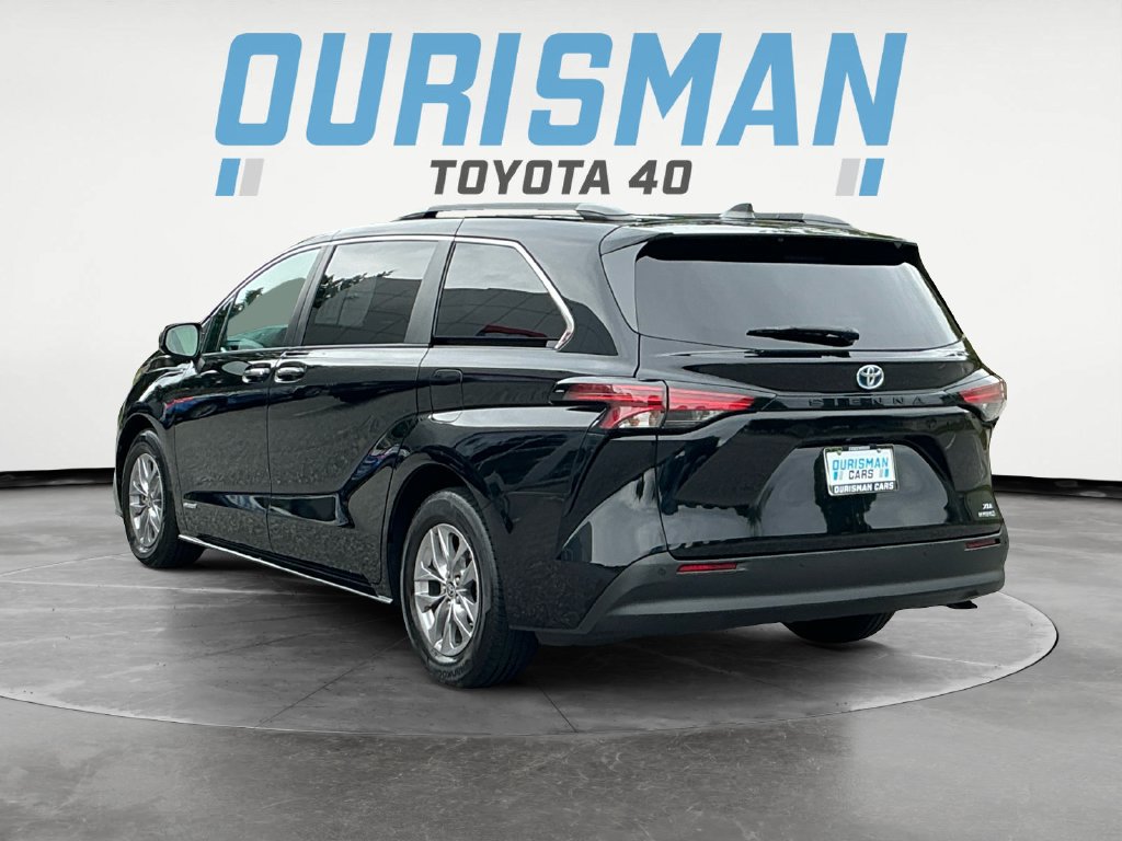 Used 2021 Toyota Sienna XLE w/ XLE Plus Package FWD image 5