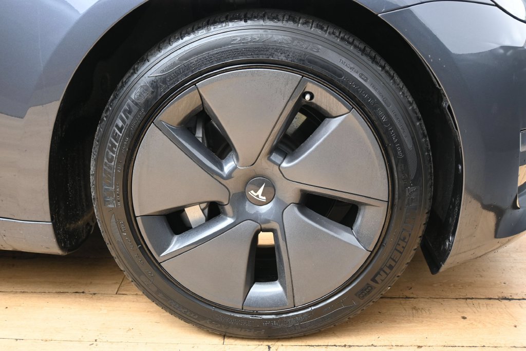 Used 2023 Tesla Model 3 Standard Range RWD image 13