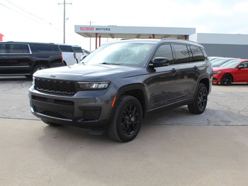 Used 2024 Jeep Grand Cherokee L Laredo image 11