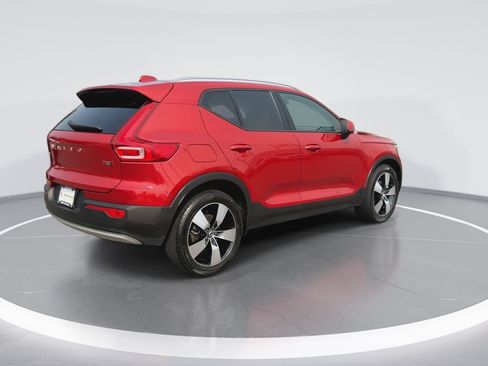 Used 2021 Volvo XC40 T5 Momentum AWD/4WD image 8