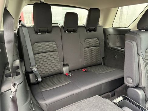 New 2025 Nissan Pathfinder SV w/ SV Premium Package image 15