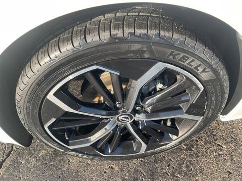 Used 2024 Nissan Altima 2.5 SR image 18