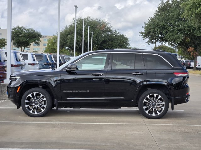 Used 2023 Jeep Grand Cherokee Overland w/ Advanced Protech Group III AWD/4WD image 4