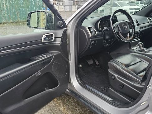 Used 2019 Jeep Grand Cherokee Limited image 18