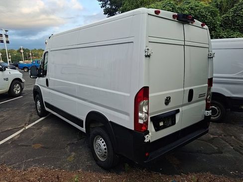 Used 2024 RAM ProMaster 2500 w/ Convenience Group FWD image 10