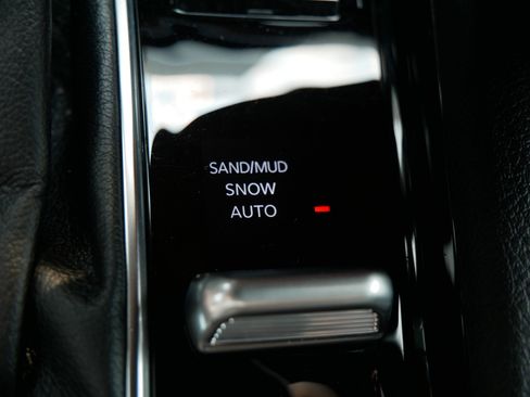 Used 2025 Jeep Compass Limited AWD/4WD image 31