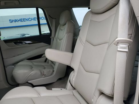 Used 2020 Cadillac Escalade 4WD image 31