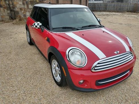 Used 2013 MINI Cooper Hardtop image 2