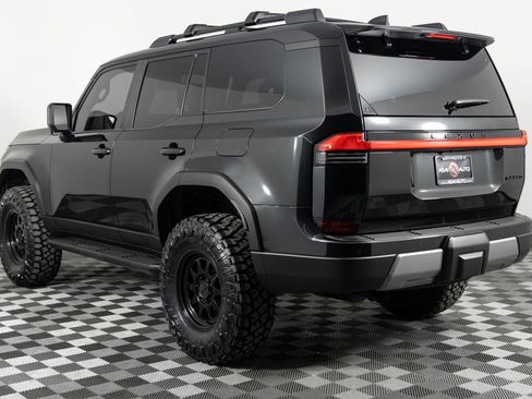 Used 2025 Lexus GX 550 image 4