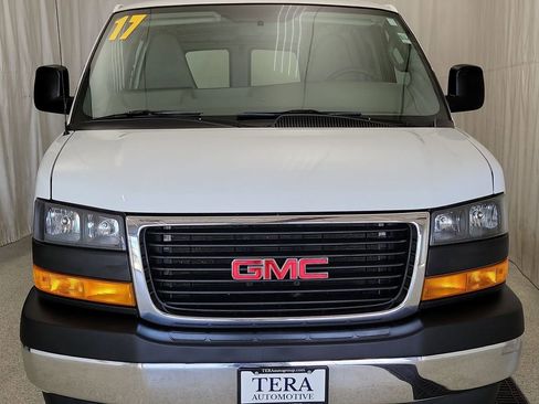 Used 2017 GMC Savana 2500 RWD image 3