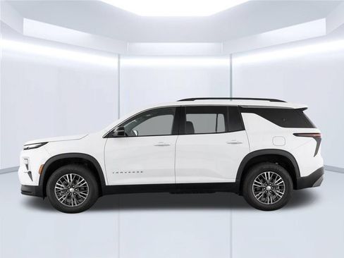 Used 2024 Chevrolet Traverse LT FWD image 10
