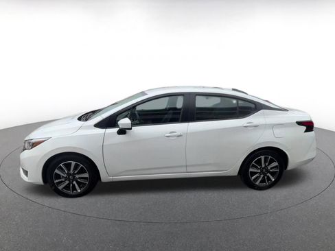 Used 2025 Nissan Versa SV FWD image 8