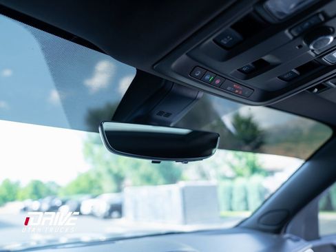 Used 2021 GMC Yukon XL Denali w/ Denali Premium Package image 42