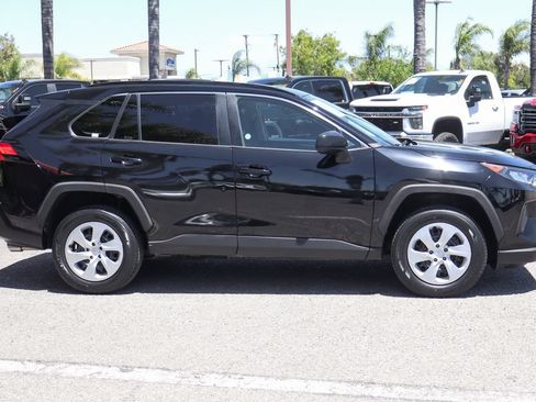 Used 2021 Toyota RAV4 LE AWD/4WD image 10