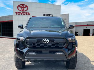 New 2025 Toyota Tacoma TRD Off-Road video 2