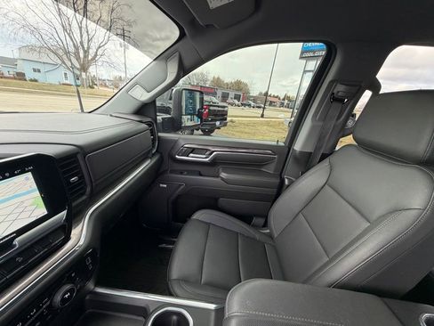 Used 2024 Chevrolet Silverado 2500 LTZ w/ LTZ Convenience Package image 11