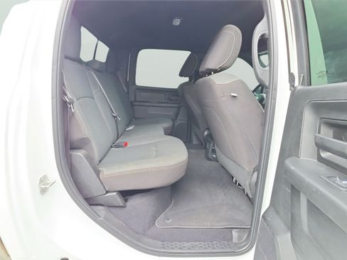 Used 2024 RAM 2500 Tradesman w/ Chrome Appearance Group AWD/4WD image 18