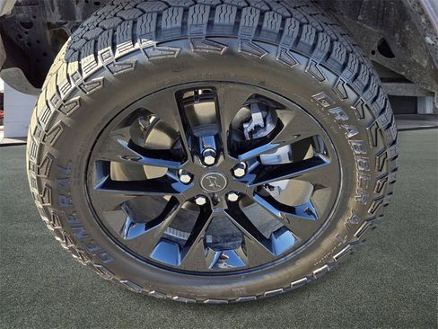 Used 2025 Jeep Gladiator Sport image 5