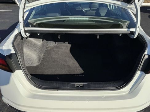 Used 2023 Nissan Altima 2.5 SR image 16