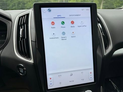 Certified 2024 Ford Edge SE w/ Black Appearance Package image 23