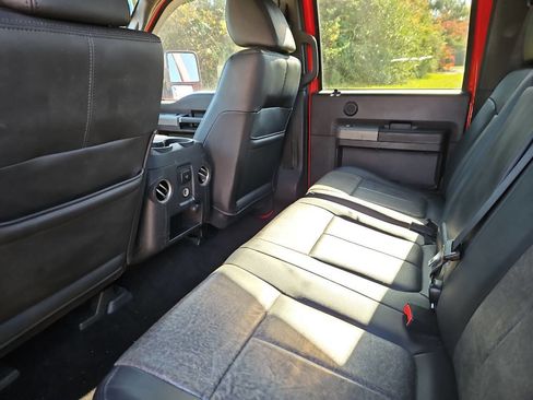 Used 2011 Ford F250 Lariat w/ Lariat Interior Pkg image 18