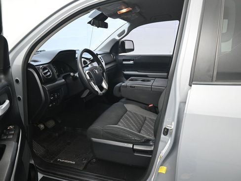 Used 2018 Toyota Tundra SR5 image 9