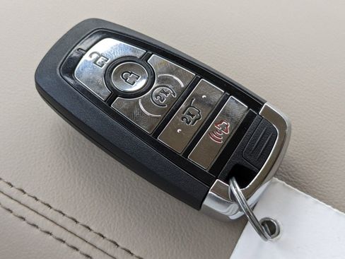 Certified 2023 Lincoln Nautilus Reserve w/ Equipment Group 201A image 33