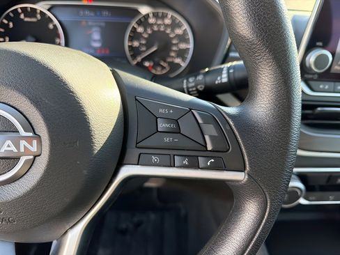 Used 2024 Nissan Altima 2.5 SV image 15