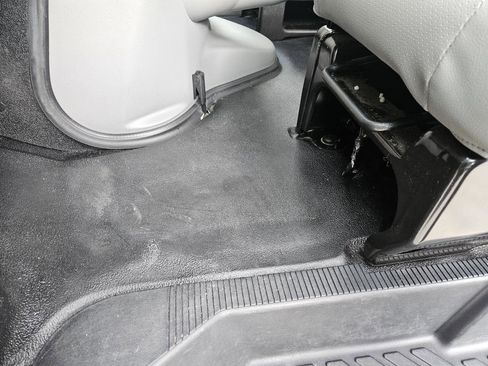 Used 2022 Ford E-450 and Econoline 450 Super Duty w/ Power Windows & Locks Group RWD image 29