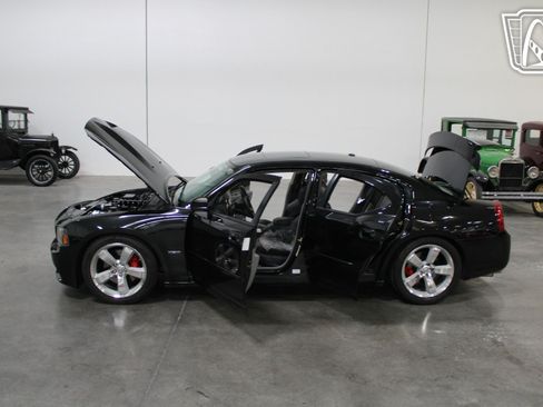 Used 2006 Dodge Charger SRT8 w/ SRT Option Group III RWD image 31