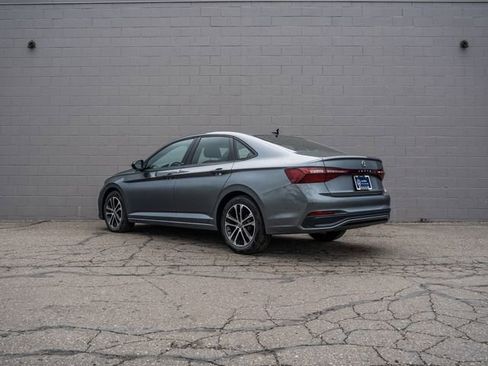 Used 2025 Volkswagen Jetta Sport FWD image 3