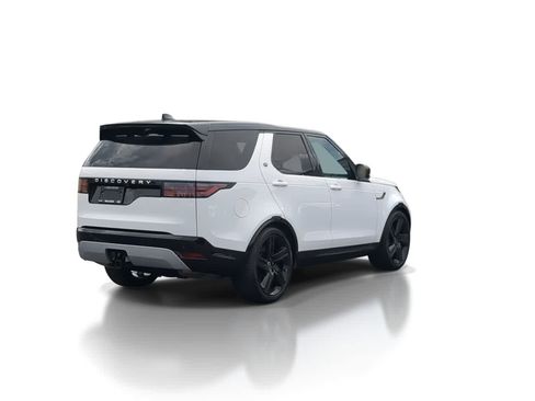 Used 2025 Land Rover Discovery Metropolitan Edition AWD/4WD image 8
