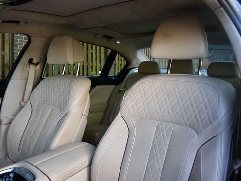 Used 2017 BMW 750i xDrive image 24