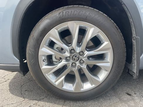 Used 2024 Toyota Highlander Limited AWD/4WD image 15
