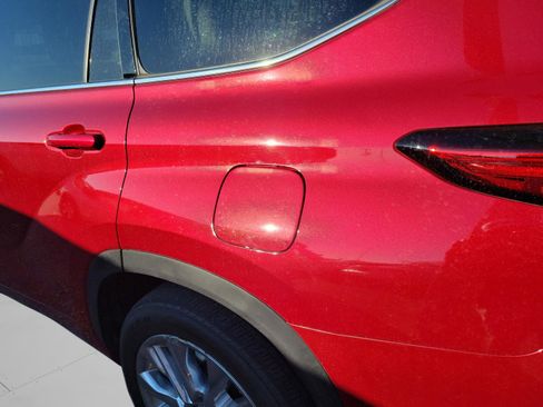 Used 2023 Toyota Highlander Limited image 22