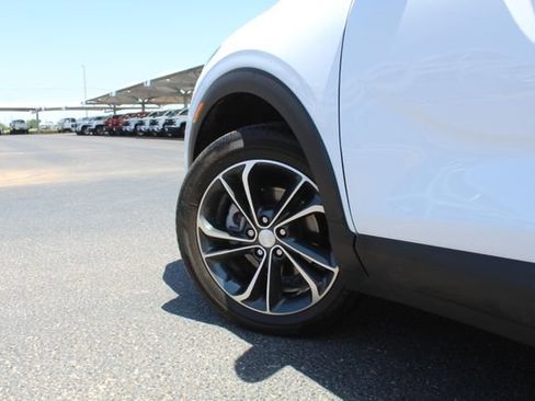 Used 2022 Buick Encore GX Select AWD/4WD image 11