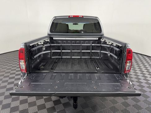 Used 2005 Nissan Frontier SE AWD/4WD image 9